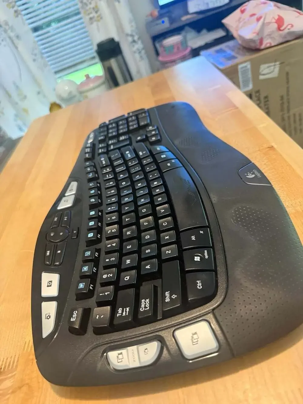 Logitech K350 Wireless Comfort Wave Ergonomic Keyboard WITH DONGLE!
